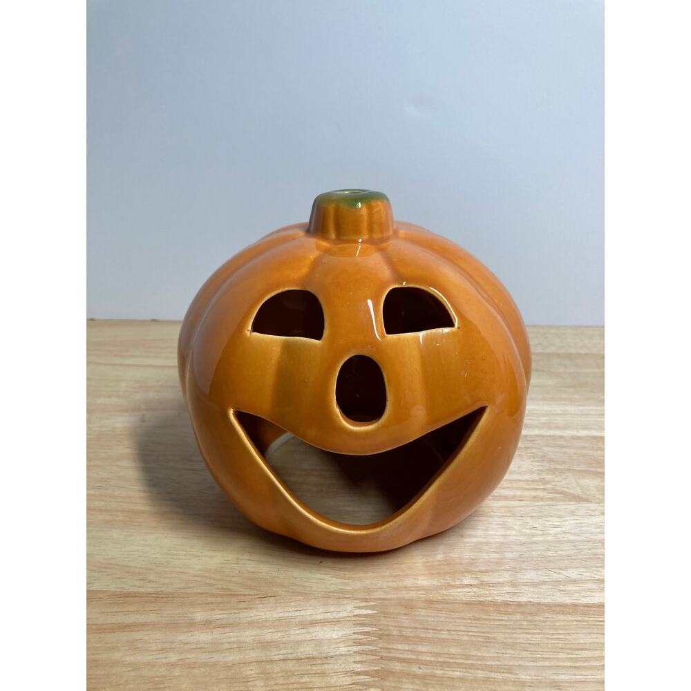 UPCO  Ceramic Pumpkin Tea Light/Decoration. Pre-Owned